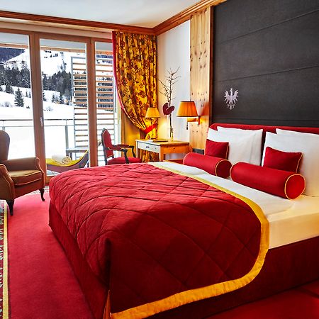 Kempinski Hotel Das Tirol Jochberg Exterior photo A room at the Hotel de Crillon